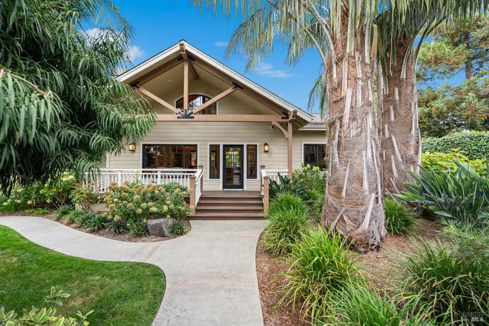 1636 Abramson Road Santa Rosa, CA 95401
