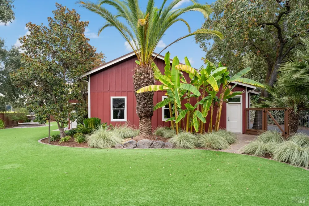 1636 Abramson Road Santa Rosa, CA 95401