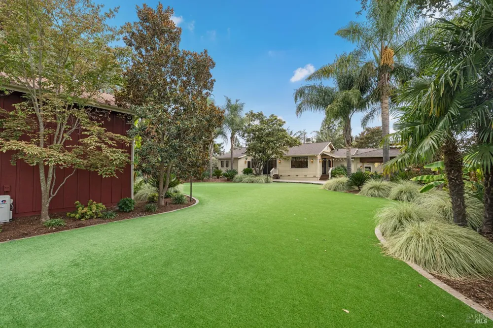 1636 Abramson Road Santa Rosa, CA 95401