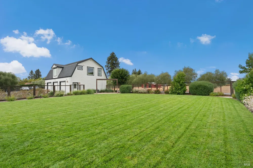 1626 Abramson Road Santa Rosa, CA 95401