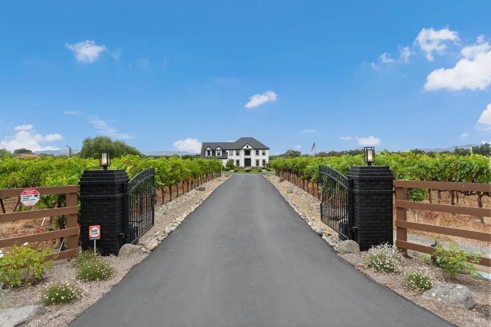 1626 Abramson Road Santa Rosa, CA 95401