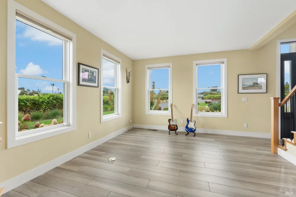 1626 Abramson Road Santa Rosa, CA 95401