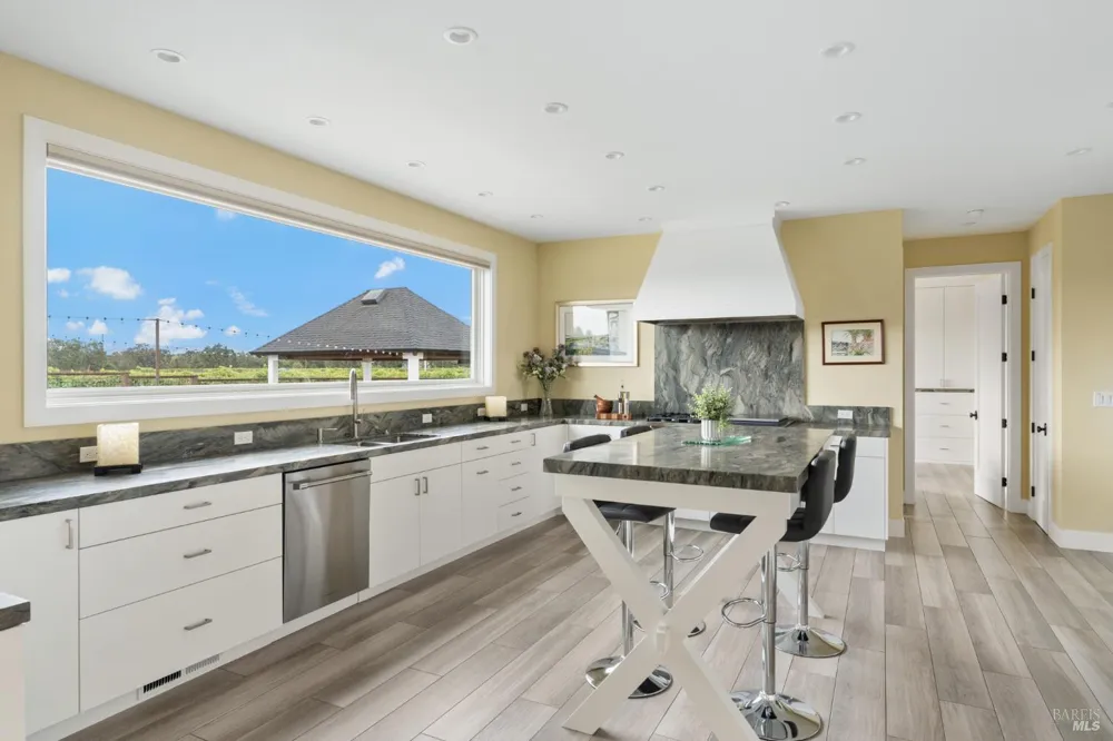 1626 Abramson Road Santa Rosa, CA 95401
