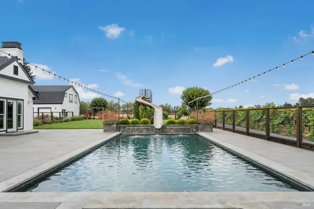 1626 Abramson Road Santa Rosa, CA 95401