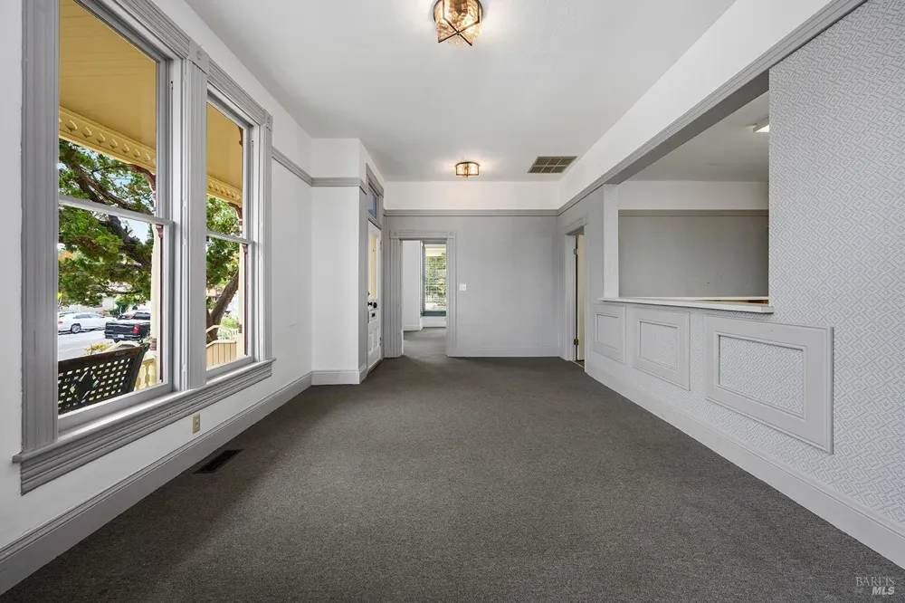 318 S Main Street Sebastopol, CA 95472
