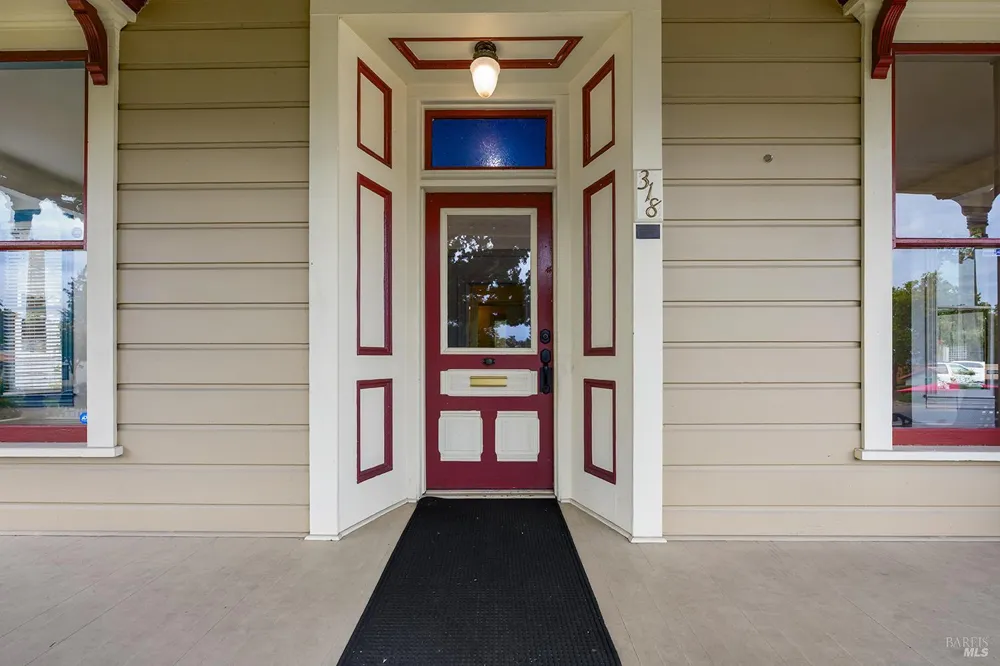 318 S Main Street Sebastopol, CA 95472
