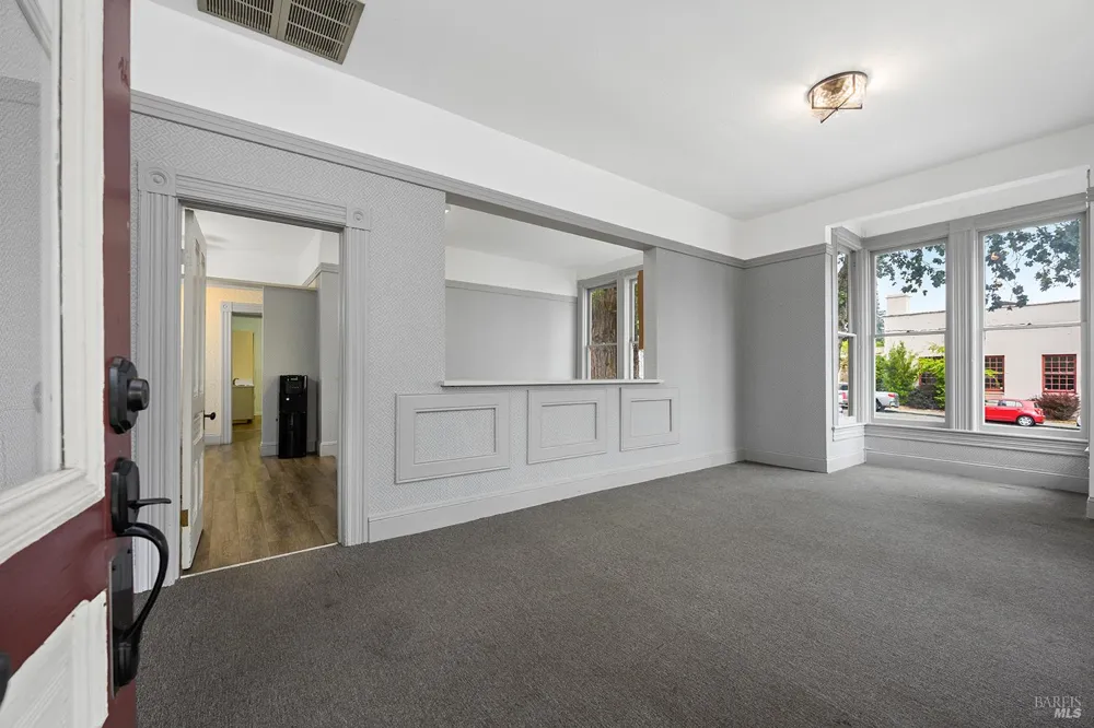 318 S Main Street Sebastopol, CA 95472