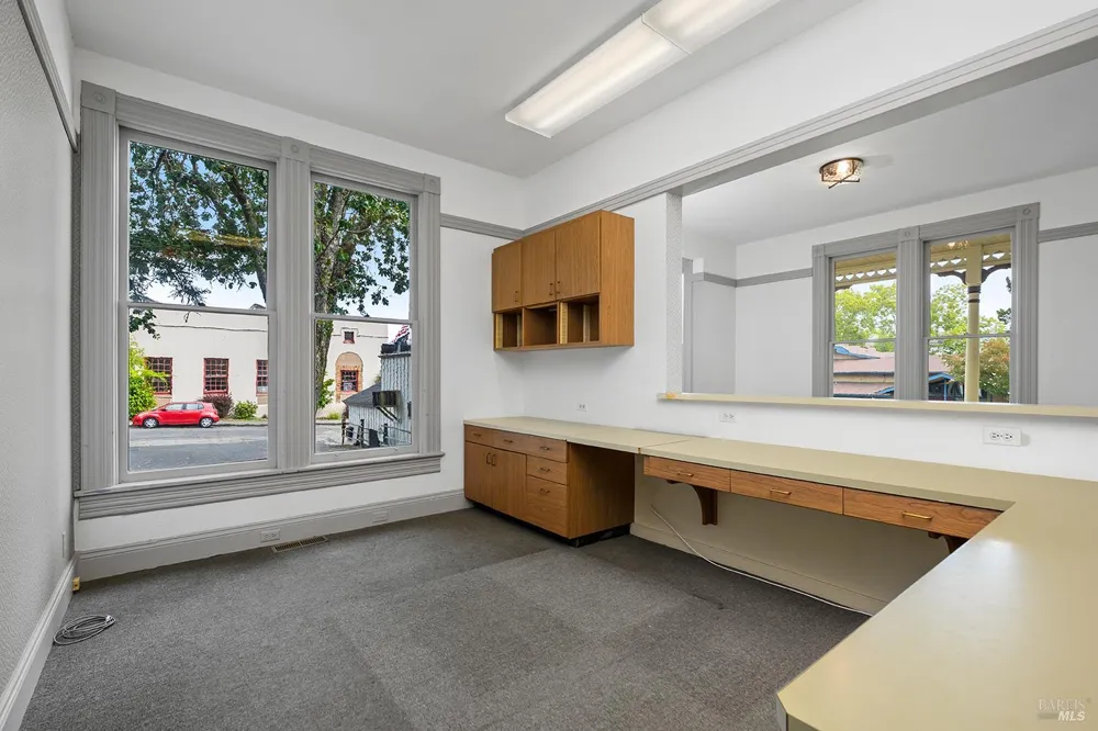 318 S Main Street Sebastopol, CA 95472