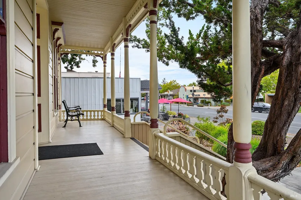 318 S Main Street Sebastopol, CA 95472