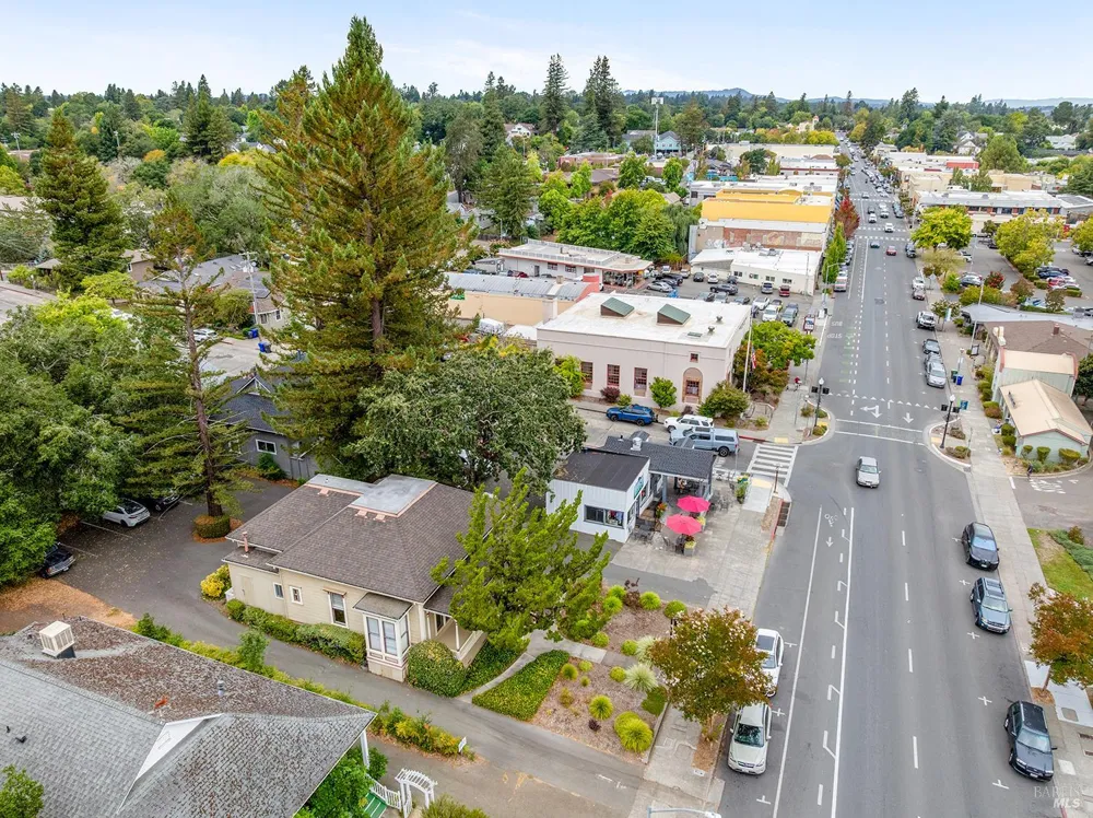318 S Main Street Sebastopol, CA 95472