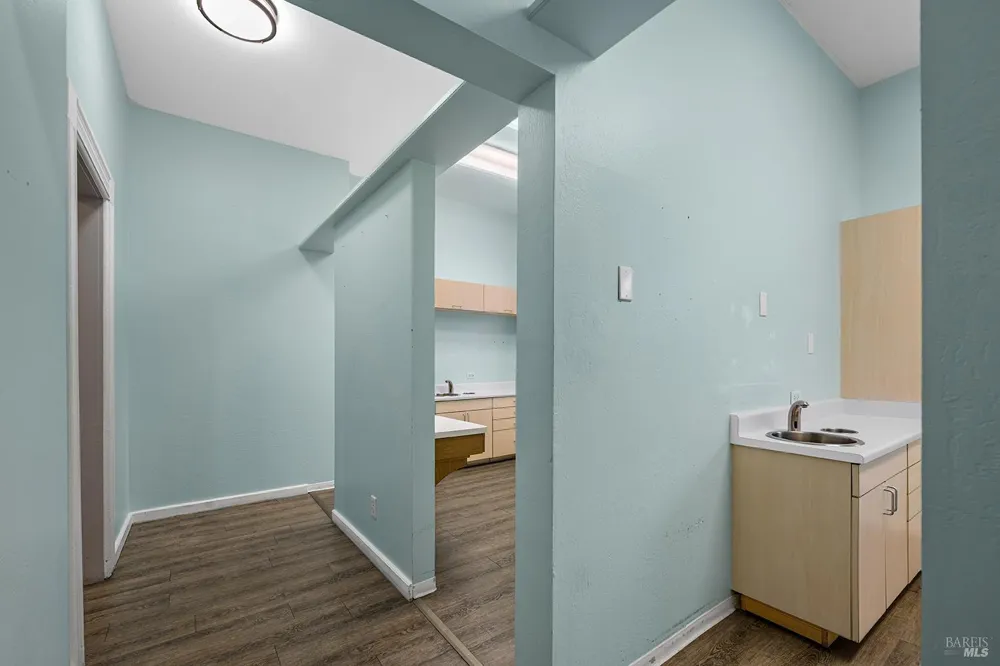 318 S Main Street Sebastopol, CA 95472