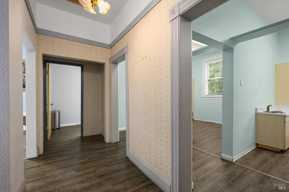 318 S Main Street Sebastopol, CA 95472