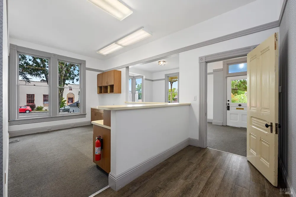 318 S Main Street Sebastopol, CA 95472