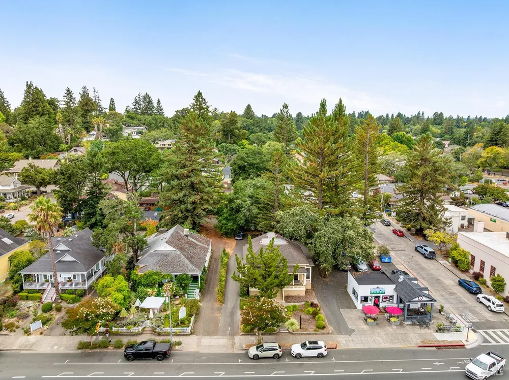 318 S Main Street Sebastopol, CA 95472