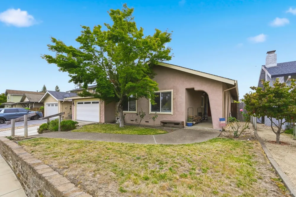 4127 Via La Paz Napa, CA 94558