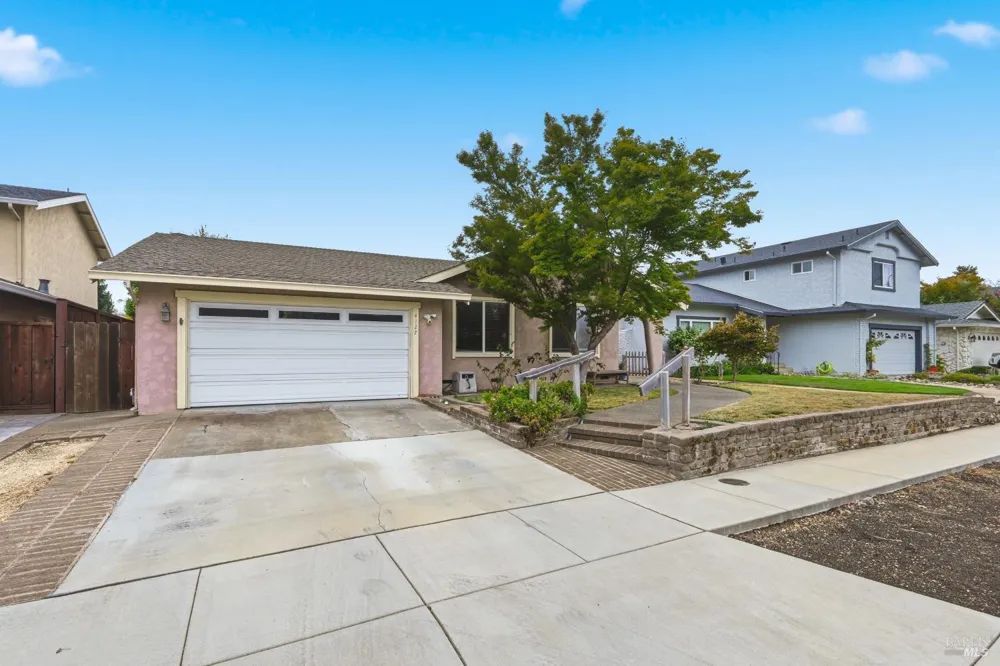 4127 Via La Paz Napa, CA 94558