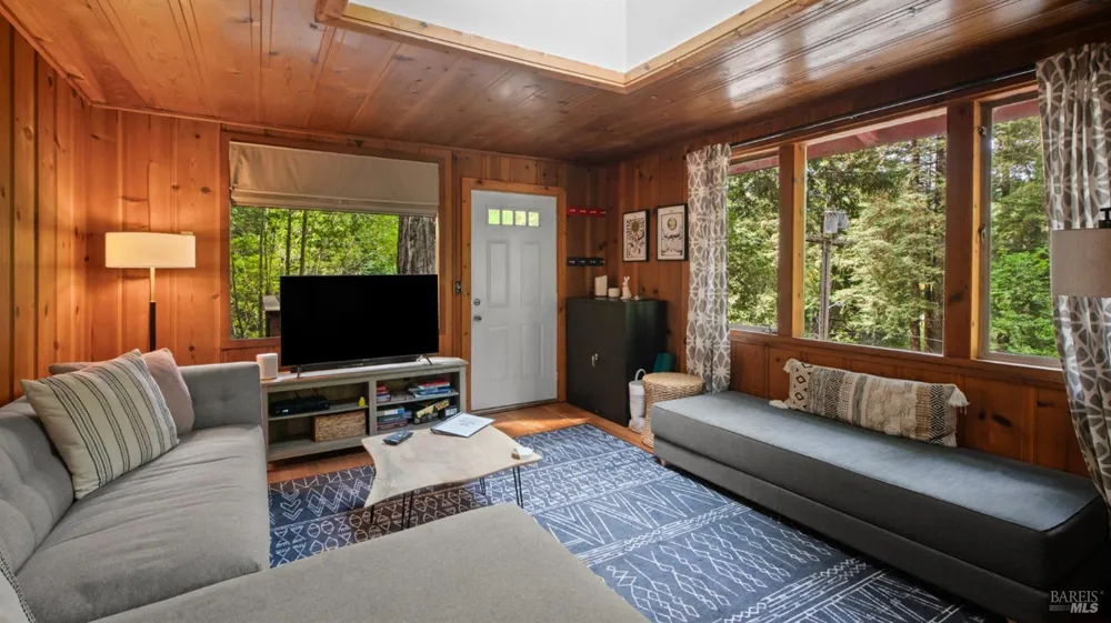 16775 Neeley Road Guerneville, CA 95446