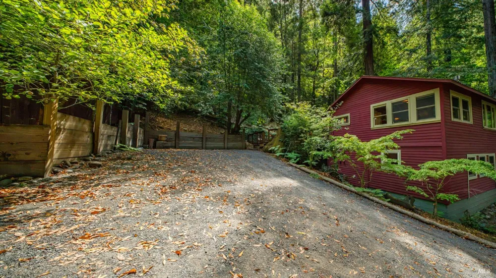 16775 Neeley Road Guerneville, CA 95446