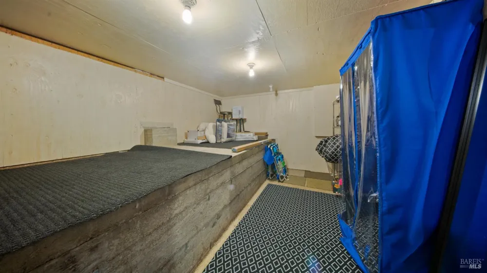 16775 Neeley Road Guerneville, CA 95446