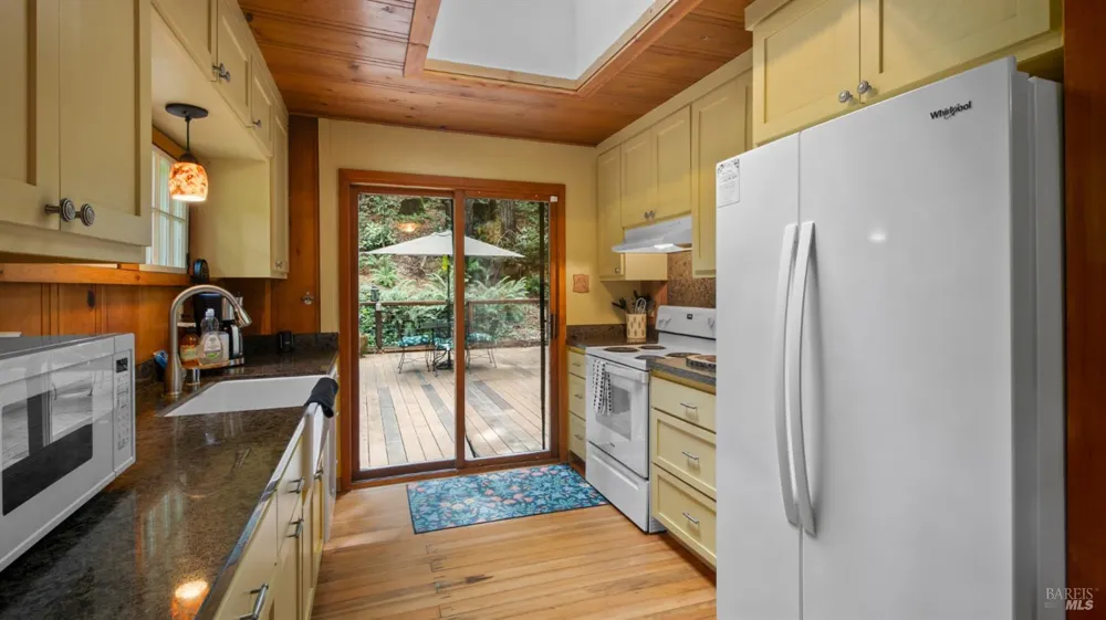 16775 Neeley Road Guerneville, CA 95446