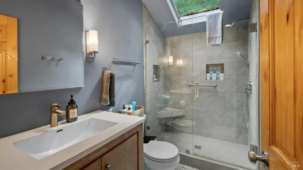 16775 Neeley Road Guerneville, CA 95446