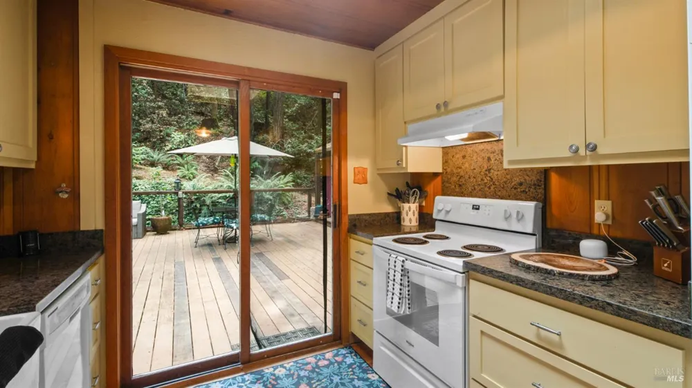 16775 Neeley Road Guerneville, CA 95446