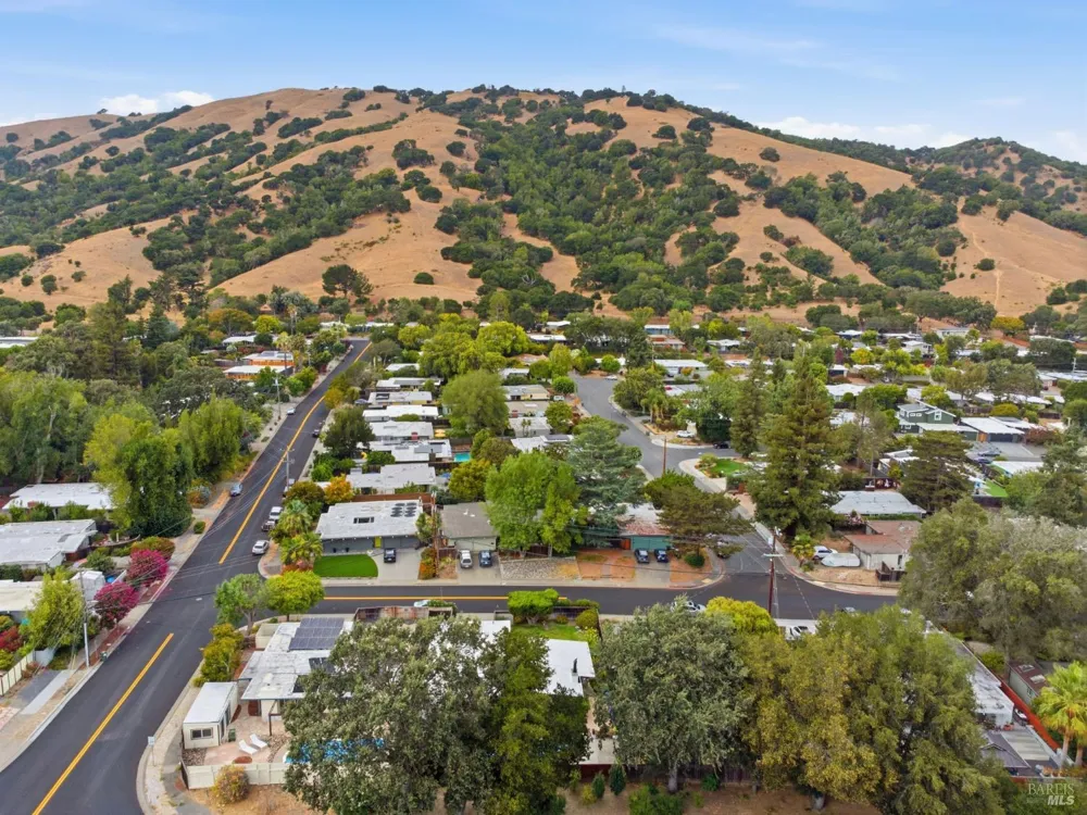 913 Appleberry Drive San Rafael, CA 94903