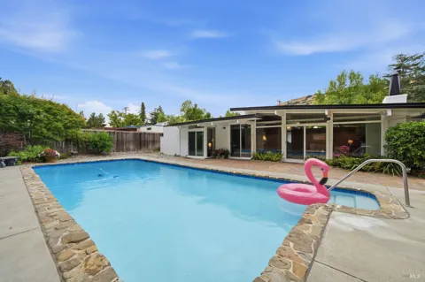 913 Appleberry Drive