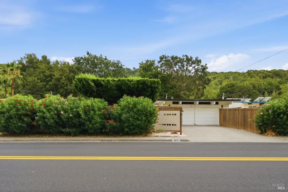913 Appleberry Drive San Rafael, CA 94903