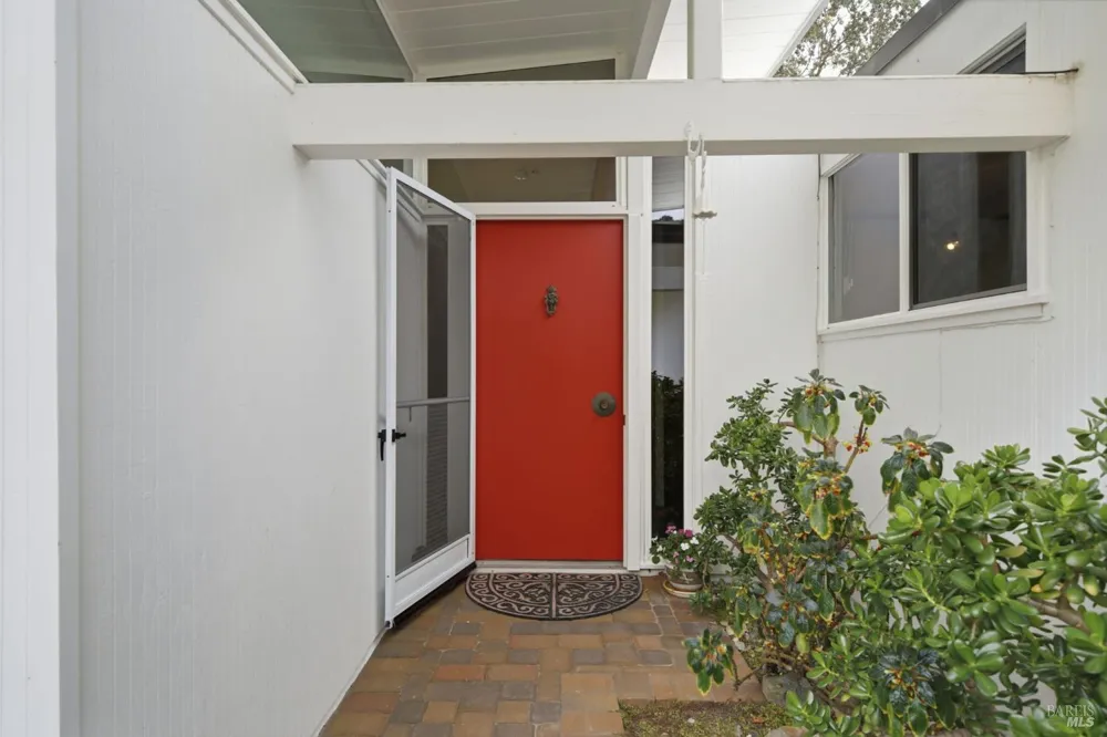 913 Appleberry Drive San Rafael, CA 94903