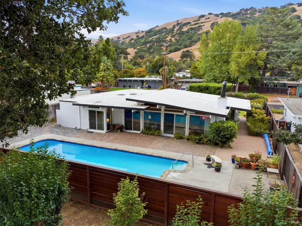 913 Appleberry Drive San Rafael, CA 94903