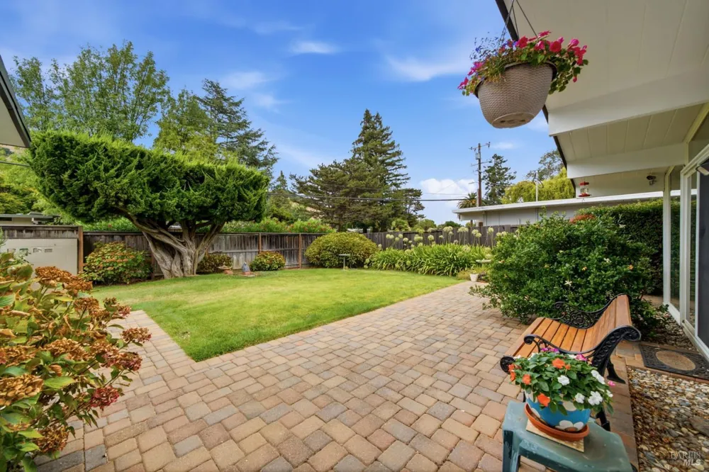 913 Appleberry Drive San Rafael, CA 94903