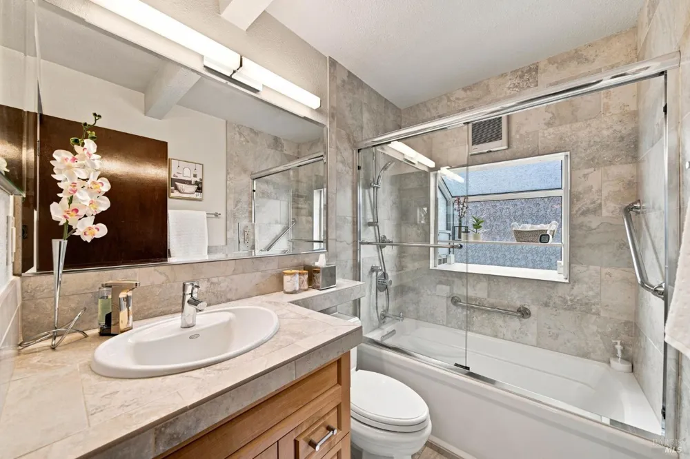 913 Appleberry Drive San Rafael, CA 94903
