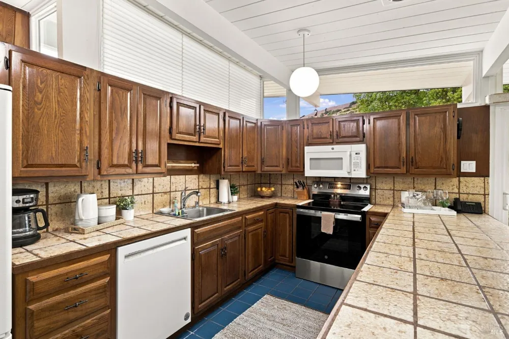 913 Appleberry Drive San Rafael, CA 94903