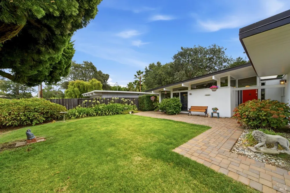 913 Appleberry Drive San Rafael, CA 94903