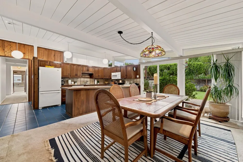 913 Appleberry Drive San Rafael, CA 94903
