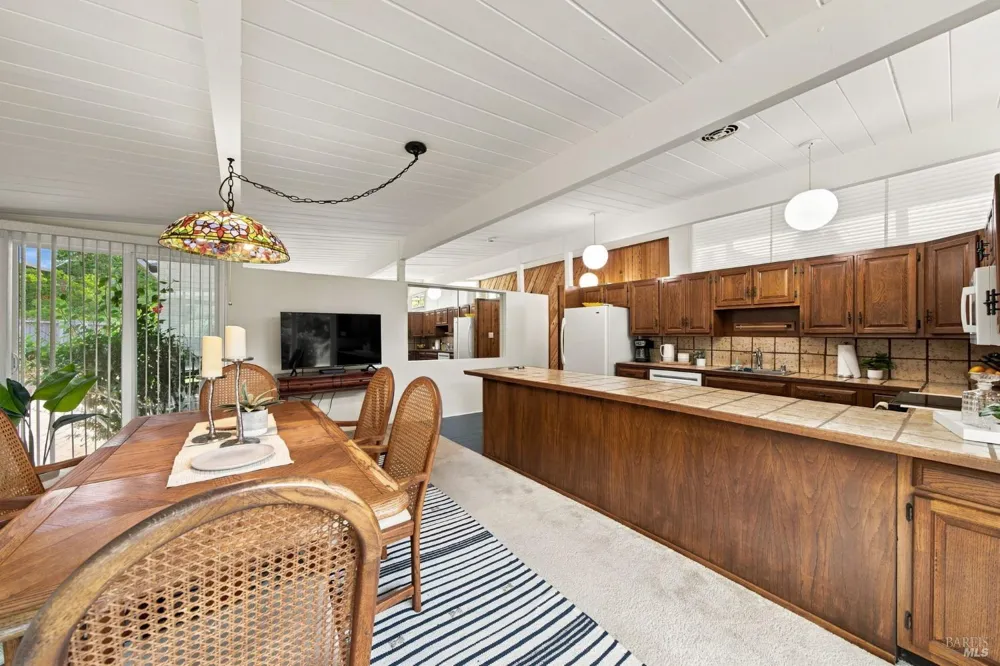913 Appleberry Drive San Rafael, CA 94903