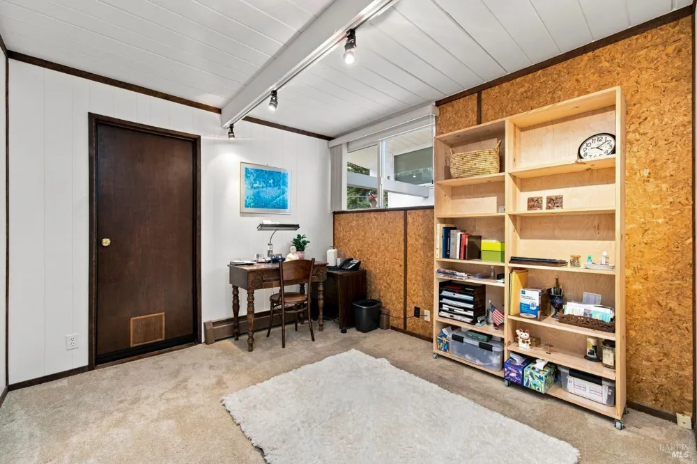 913 Appleberry Drive San Rafael, CA 94903
