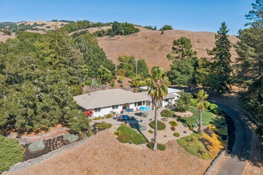 4322 Oakridge Lane Penngrove, CA 94951