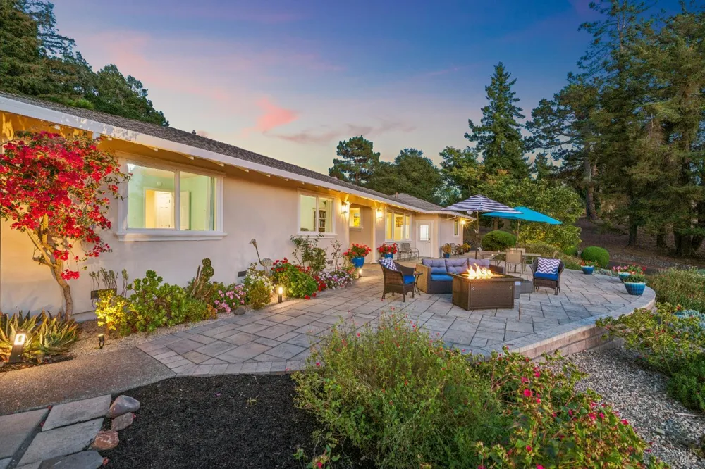 4322 Oakridge Lane Penngrove, CA 94951