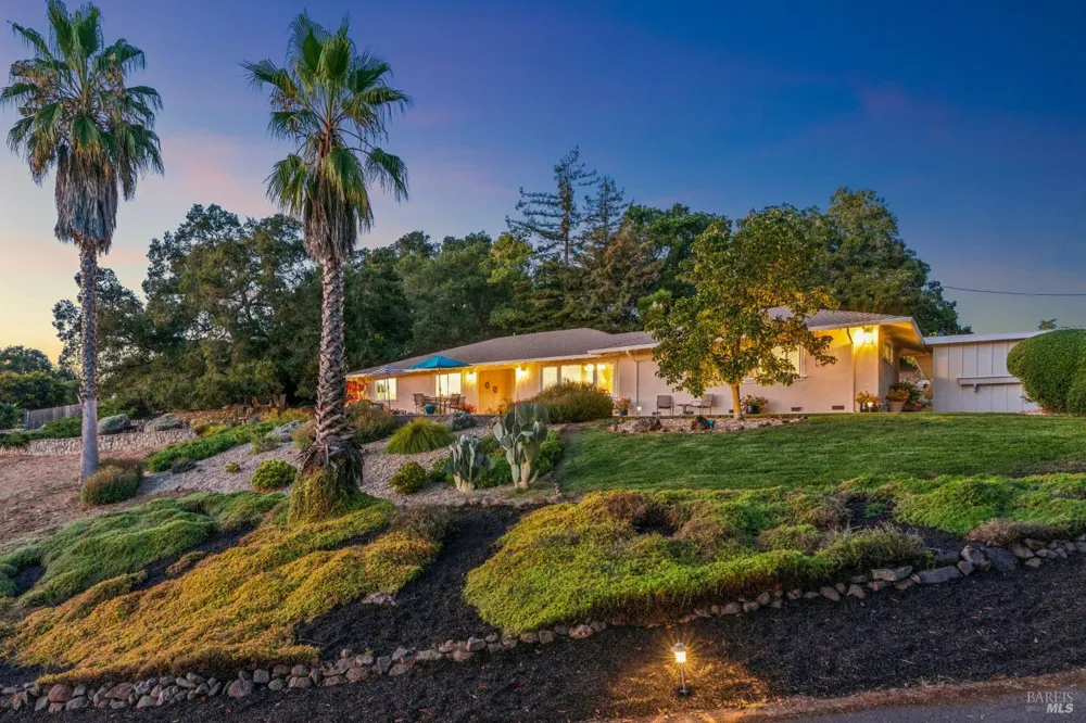 4322 Oakridge Lane Penngrove, CA 94951
