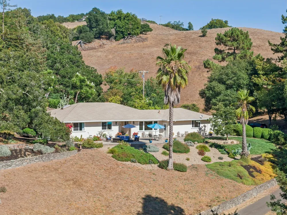 4322 Oakridge Lane Penngrove, CA 94951