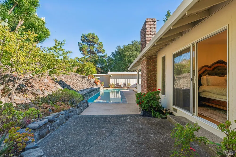 4322 Oakridge Lane Penngrove, CA 94951