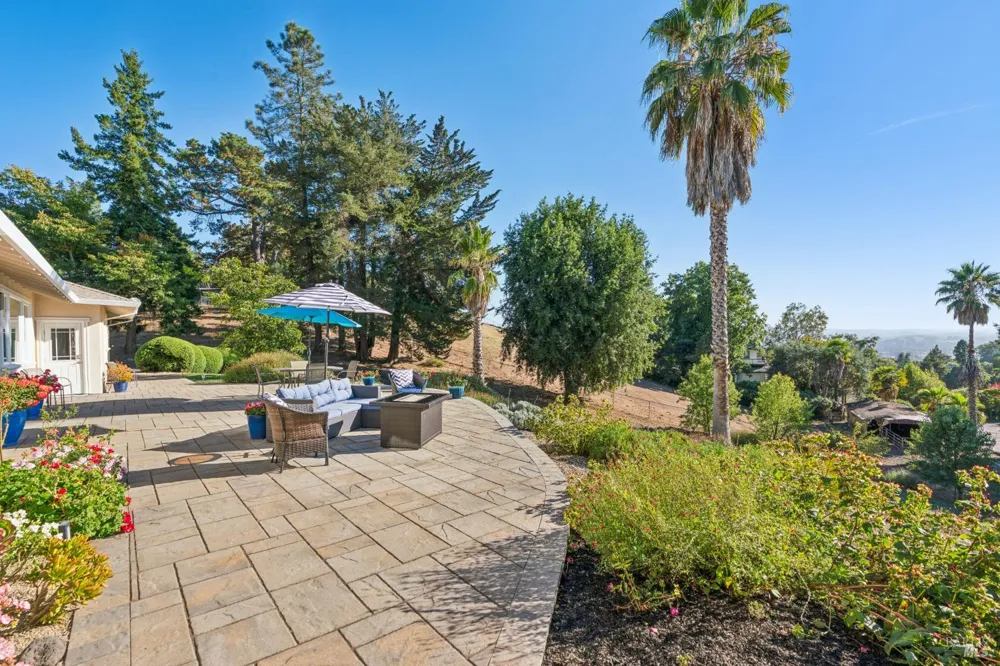 4322 Oakridge Lane Penngrove, CA 94951