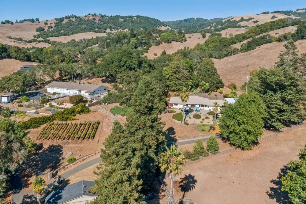 4322 Oakridge Lane Penngrove, CA 94951