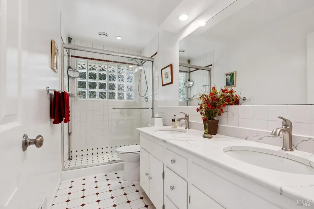 4322 Oakridge Lane Penngrove, CA 94951