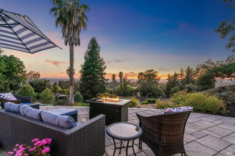 4322 Oakridge Lane Penngrove, CA 94951