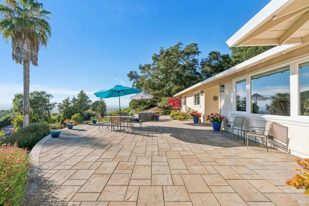 4322 Oakridge Lane Penngrove, CA 94951