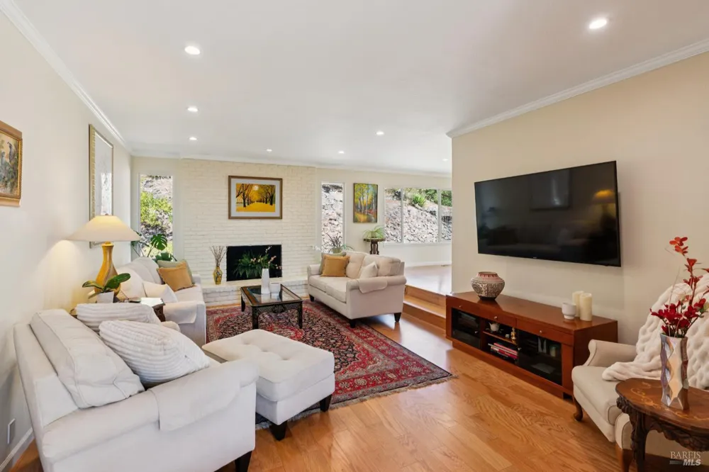 4322 Oakridge Lane Penngrove, CA 94951
