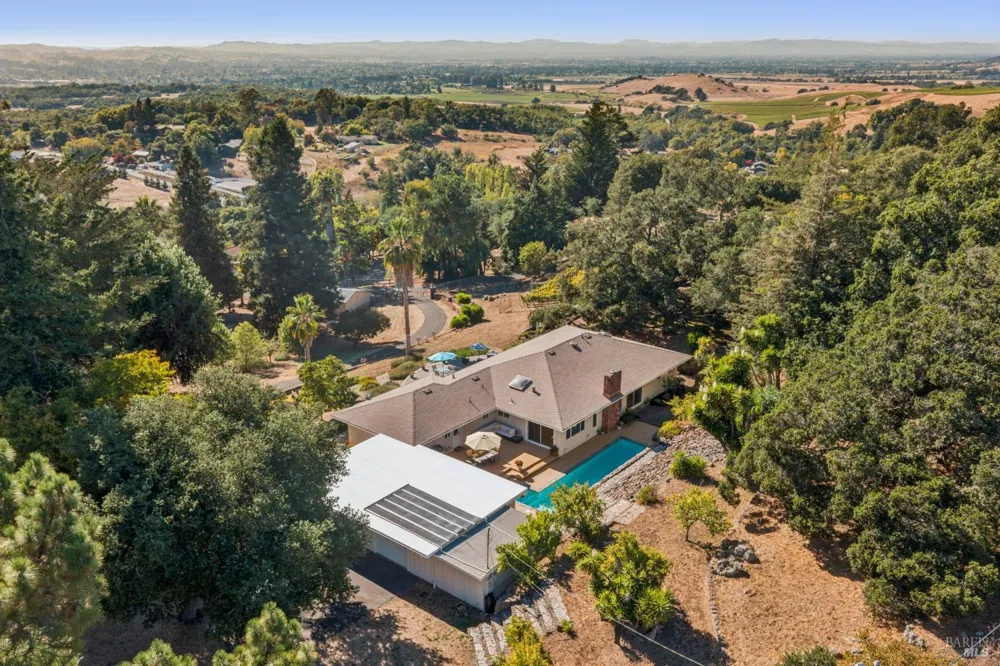 4322 Oakridge Lane Penngrove, CA 94951